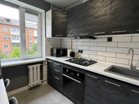 Здається 1 кімнатна квартира на пр.Незалежності Чернівці