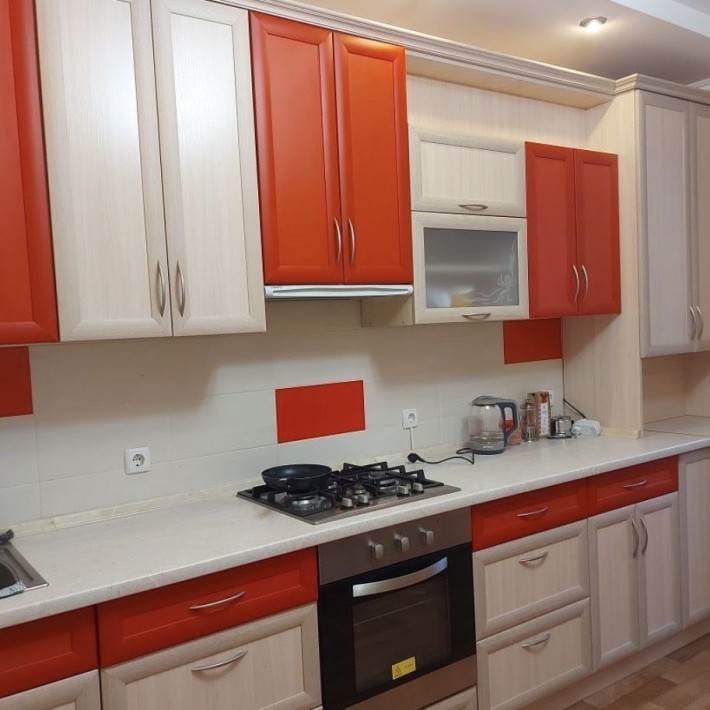 Поділ  гарний стан парковка у дворі - фото 1