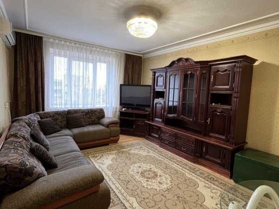 Трикімнатна, початок вул. Скальда Чернівці