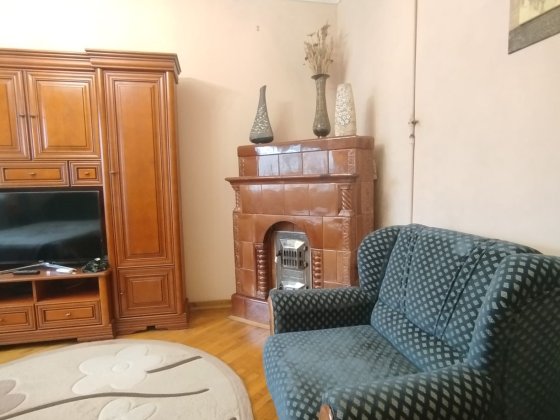 2 кімнатна квартира, Театральна площа Чернівці