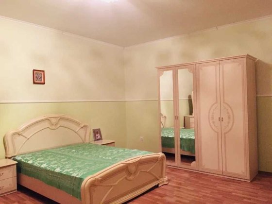 2-кімнатна квартира 140 м з двома балконами (комунальні входять)