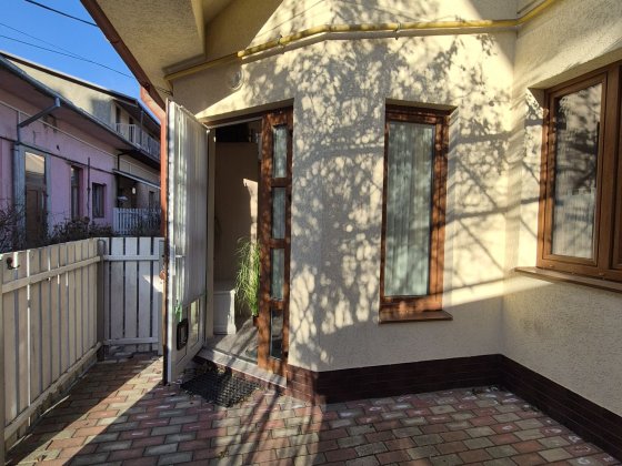 Здається в оренду Атмосферна квартира  з двориком у Центрі Ужгорода Ужгород