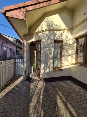 Здається в оренду Атмосферна квартира  з двориком у Центрі Ужгорода - фото 1