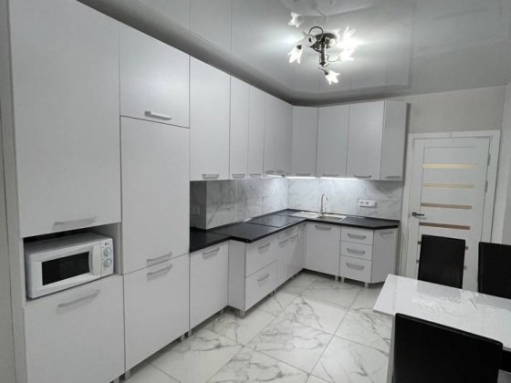 Здається. Класна 3-кім новобудова Руська( р-н меблі Майя) Чернівці