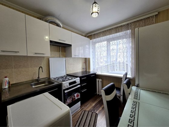 Оренда 1 кімнатної, НЕБЕСНОЇ СОТНІ (ТЦ ФОРМАРКЕТ), все є,на 2-3 місяці Чернівці