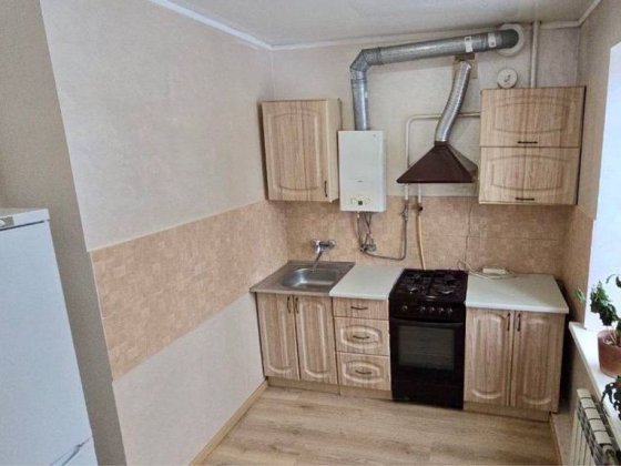 Оренда СВІЖОЇ 3х кімнатної, ГОЛОВНА-Комарова (АВТОВОКЗАЛ), НОВА КУХНЯ! Чернівці