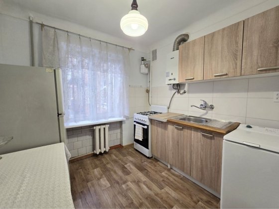 Здам свіжу 3х кімнатну, ПРОСПЕКТ НЕЗАЛЕЖНОСТІ (СПОРТТОВАРИ), балкон! Чернівці