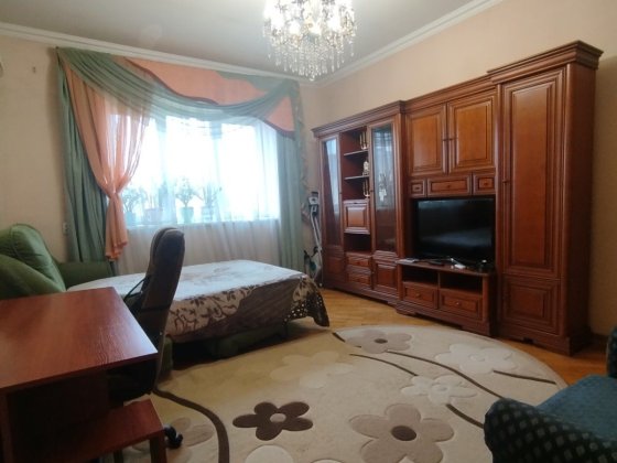 Здається в оренду 2-х кімнатна квартира в центрі міста  вул Міцкевича Чернівці