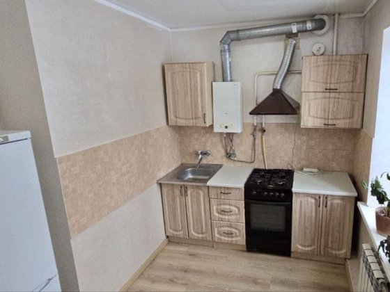 Оренда 3х кімнатної, ГОЛОВНА-КОМАРОВА (АВТОВОКЗАЛ), є МЕБЛІ та техніка Черновцы