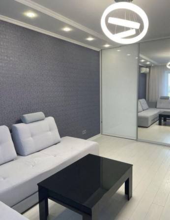 1-к Стеклозавод , Свет не выключают - фото 1