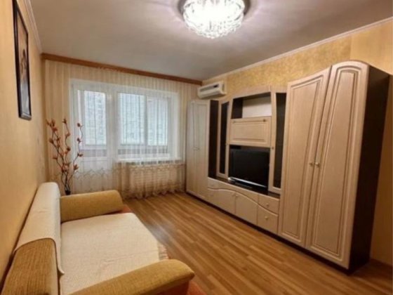 Оренда 1-кімнатна квартира вул. Пʼятницька, 94 Чернигов