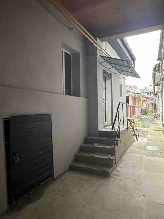 Житлове приміщення в центрі міста - фото 1