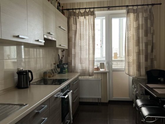 Довгострокова оренда Квартира 1к на Драгоманова без %, є генератор Київ