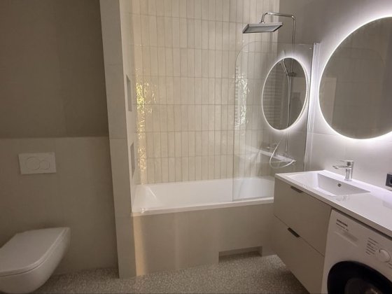 Оренда 2 к новобудови  поруч з центром  та набередними вул . Гойди Ужгород