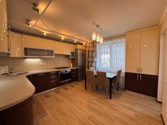 Класна квартира в районі центр-Казбет Черкассы