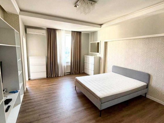 Власник! Здам квартиру. Січових Стрільців,52А. Львівська пл. Є паркінг Киев