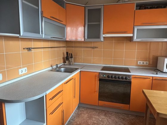 Оренда простороі квартири у Чернігові біля ТРЦ Голівуд Чернигов