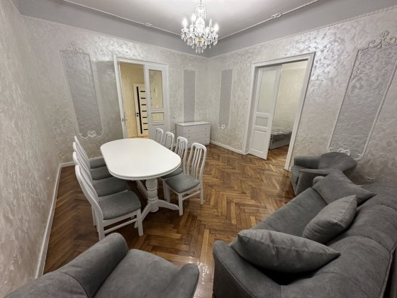Оренда 3 кімнатної квартири центр люкс Чернівці