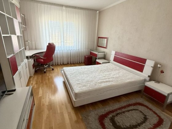 Оренда 2-к вул. Левка Лукʼяненка 15-Г, метро Мінська 7 хв! Киев