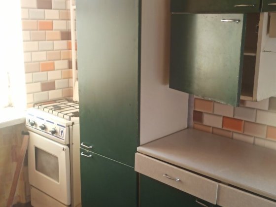 Здається 1 кімнатна, напроти Вени ( Рокосовського) Чернигов