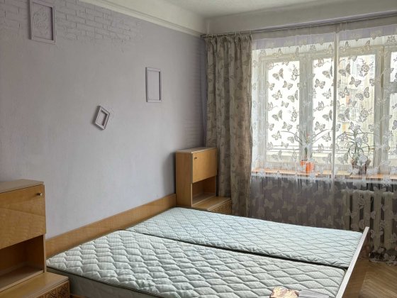 Соломенский 3-х комн разд газплита кирп дом Нежинская 16 Київ