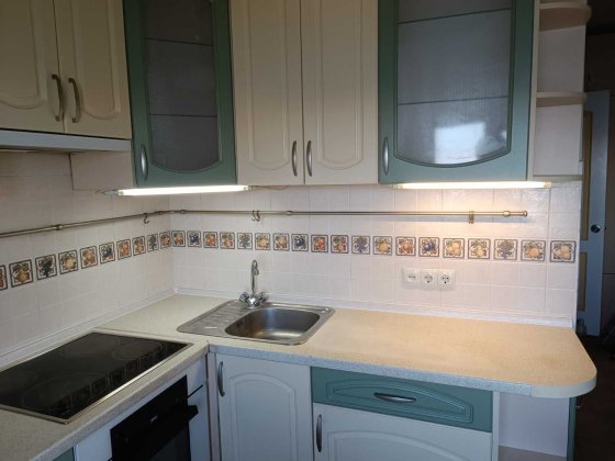 Сдам 2х комнатную м Харьковская , ул Вишняковская 6а Киев