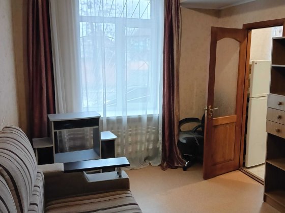 Сдам 1-но комнатную квартиру на пр. Петровского -середина Днепр