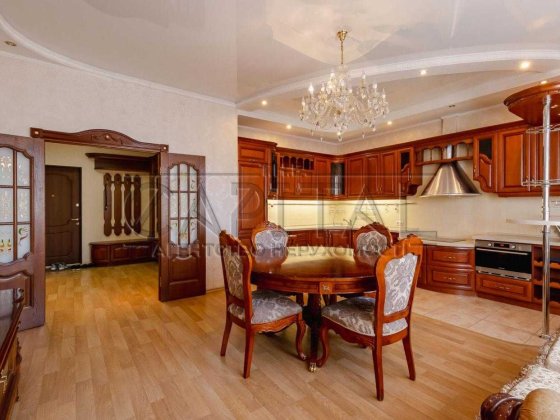 Оренда 3-кімнатної квартири / Коновальця 32Б / Центр / Печерськ / Киев