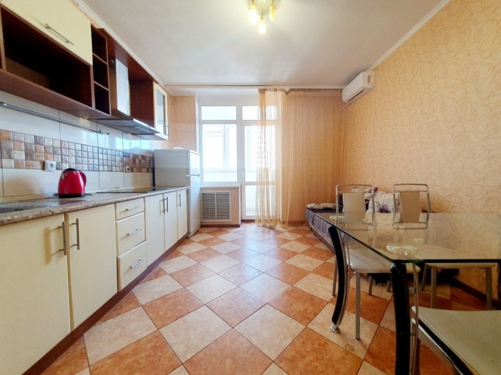 1к, Олени Пчілки 2А, 60м2, генератор, метро Позняки - фото 1