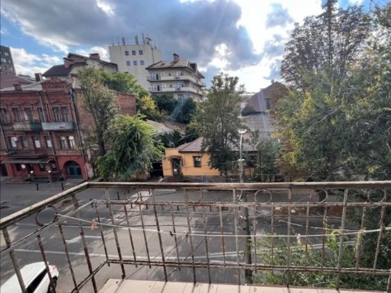 Оренда 3к Дніпро Старокозацька 14 Грушевського трикімнатна
МПВ балкон Дніпро