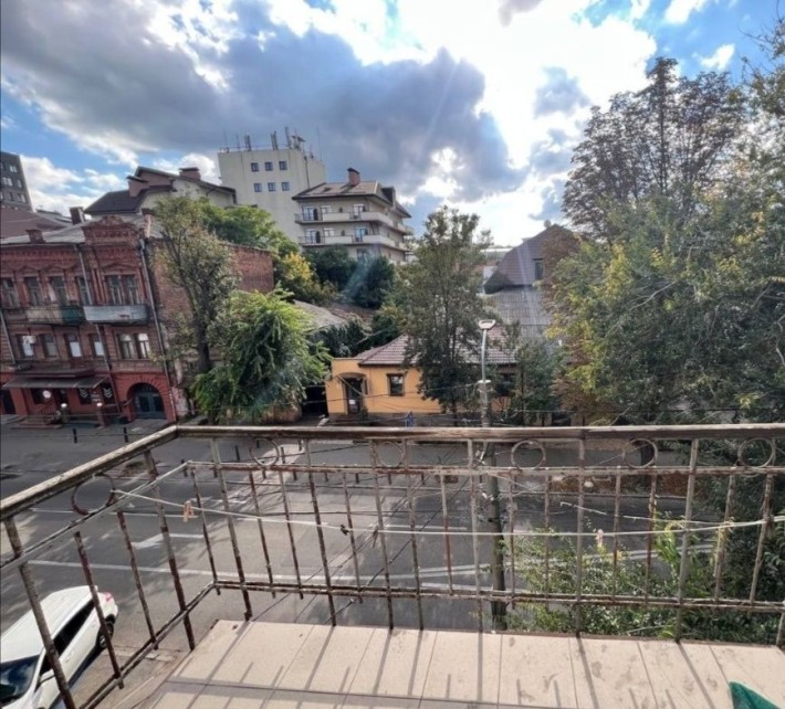 Оренда 3к Дніпро Старокозацька 14 Грушевського трикімнатна
МПВ балкон - фото 1