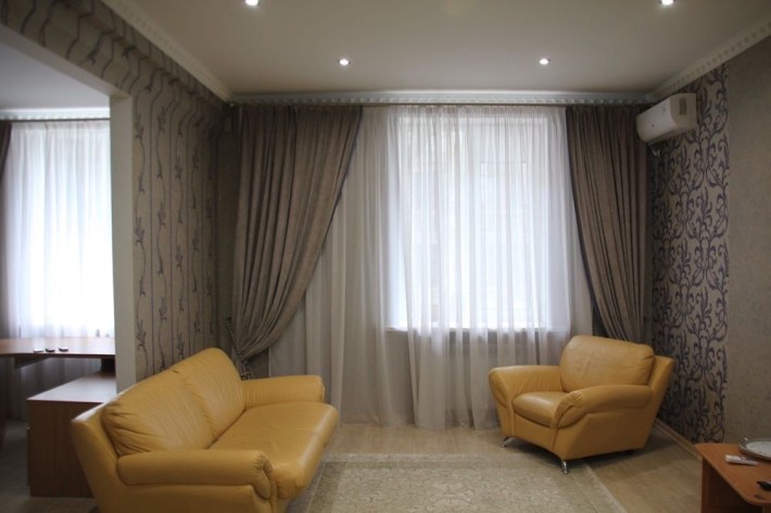 Сдам  ТЕПЛУЮ 3х ком. квартиру с Бомбоубежищем - фото 1