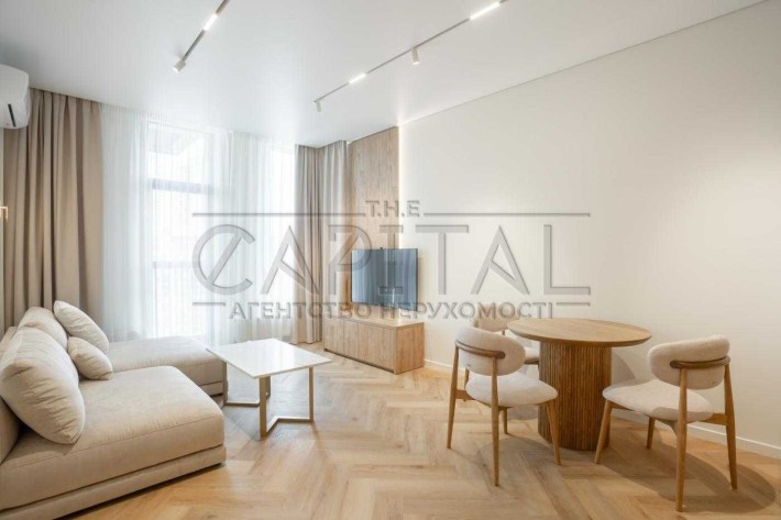 Нова дизайнеська квартира у ЖК "TRIIINITY",7–10 хв пішки до метро - фото 1