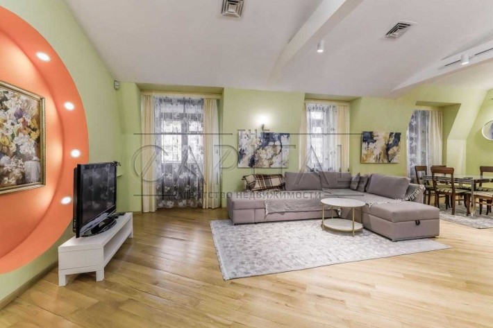 4к в історичному центрі Києва Ліпінського Велотрек - фото 1