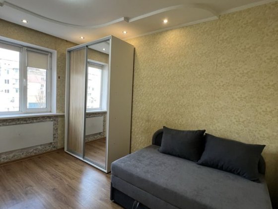 Оренда 2х кімнатної на Жадова