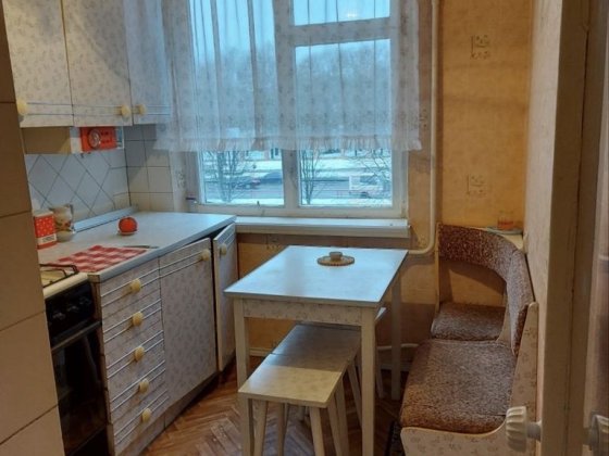 Здається 2 кім квартира біля Дендропарку