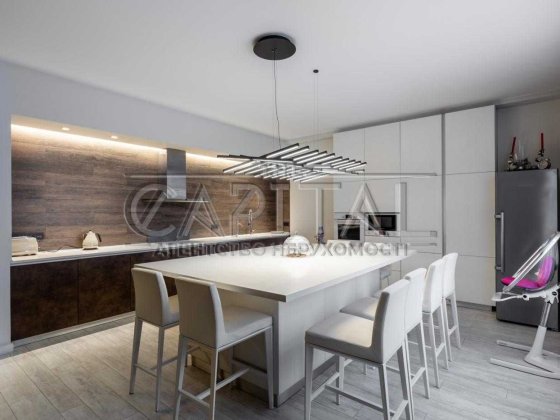 Автономна квартира в ЖК Панорама на Печерську, поруч станція метро Київ