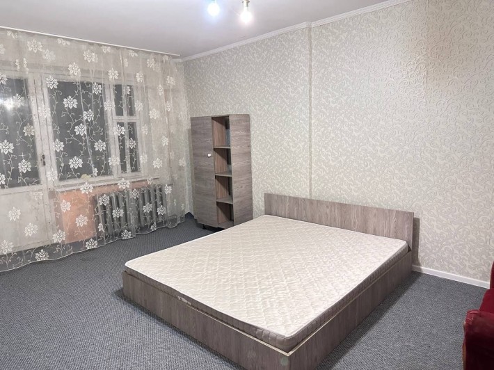 Кімната в квартира без комісії, район Санта Барбара. - фото 1