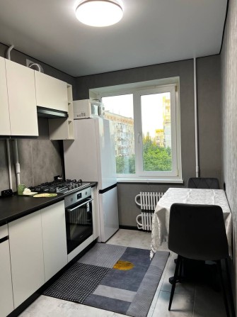 Сдам 2 кв на Юрия Кондратюка - фото 1