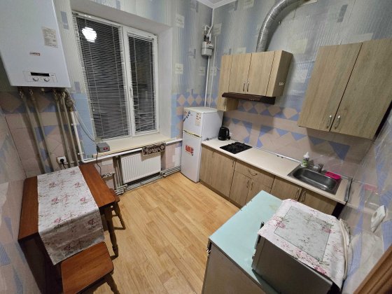 Здається 2-кварт.по вул.Червонохрестівська в центрі міста,читайте опис Винница