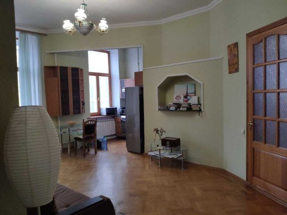 Двокімнатна біля метро Майдан Незалежності. Київ