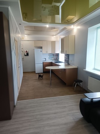 оренда однокімнатної студії в центрі на короткий термін 1-2 місяця - фото 1