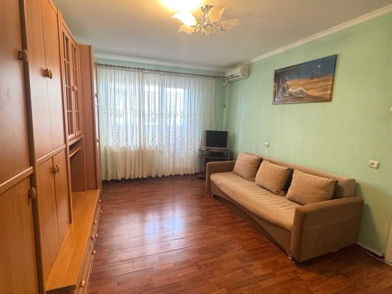 М. Позняки, Кошиця 9, 1-к з гарним краєвидом. Київ