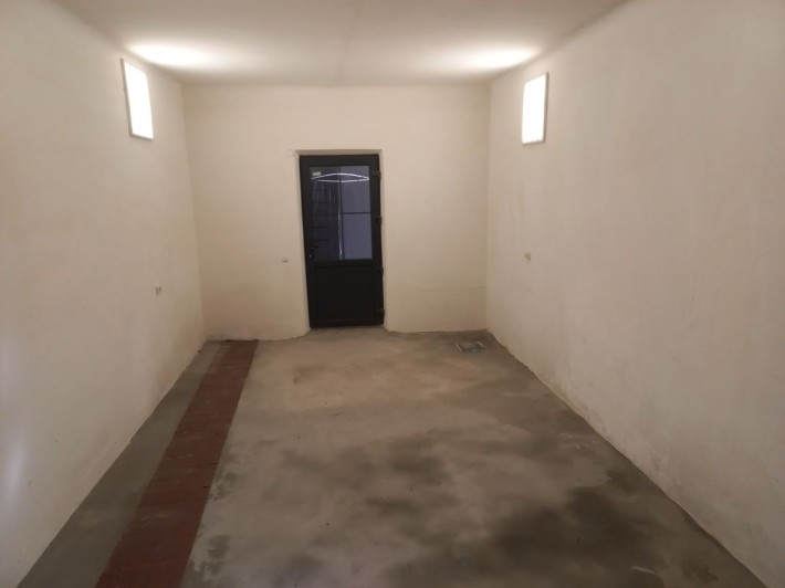 Здам гараж. Старе місто. Під авто або комерцію - фото 1