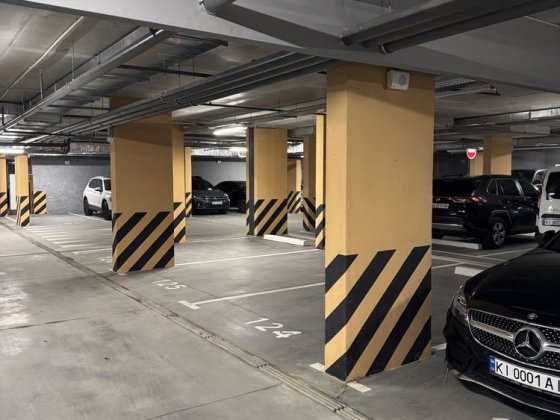 Сдам лавандовый паркоместо бомбоубежище , подземный паркинг лавандовый