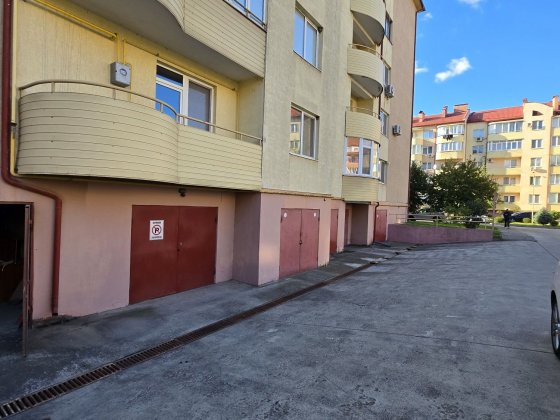 Здається гараж Климпуша 11. Ужгород