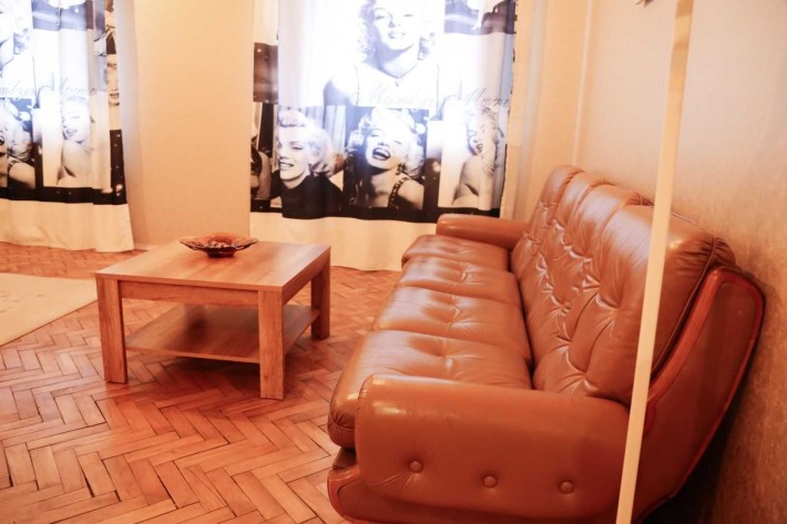 Оренда двокімнатної квартири на вулиці Площа Ринок, у самому центрі - фото 1