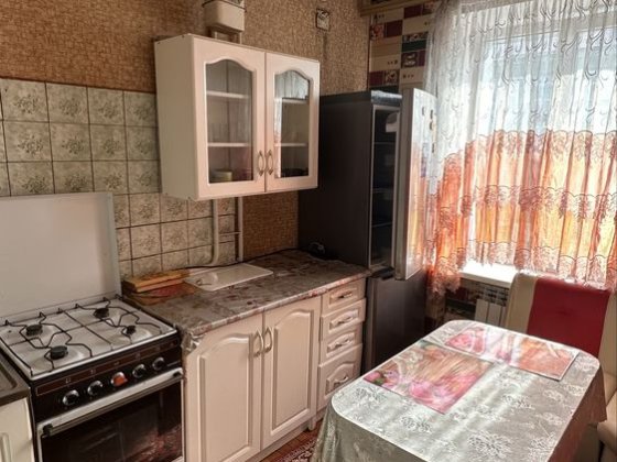 Здам 2к квартиру в центрі 3й поверх, газ колонка, тваринки обговорюють Дніпро