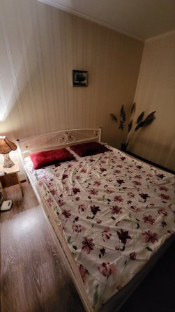 Сдаю 2к квартиру на Намыве, МОЖНО С ЖИВОТНЫМИ - фото 1