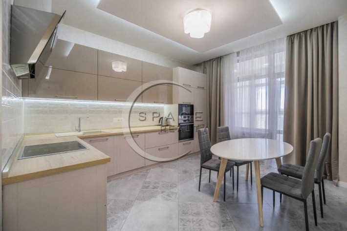 Оренда 3-х квартири 90 м2 ЖК Новопечерські Липки вул Верхогляда 11 - фото 1